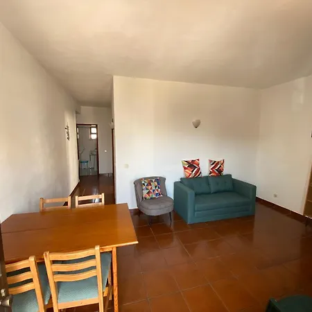 1 Quarto, 350m Olhos De Agua, J * 올류스 데 아구아