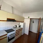 1 Quarto, 350m Olhos De Agua, J