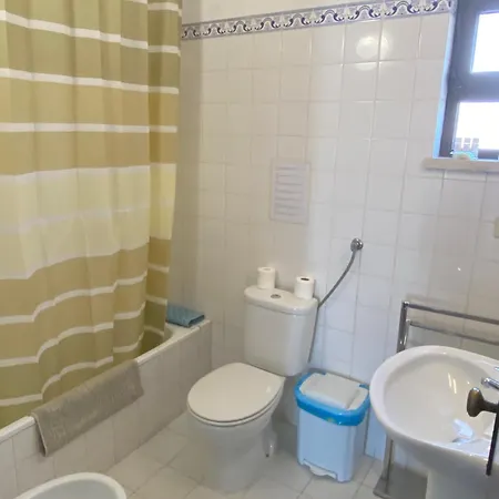 Appartement 1 Quarto, 350m Olhos De Agua, J